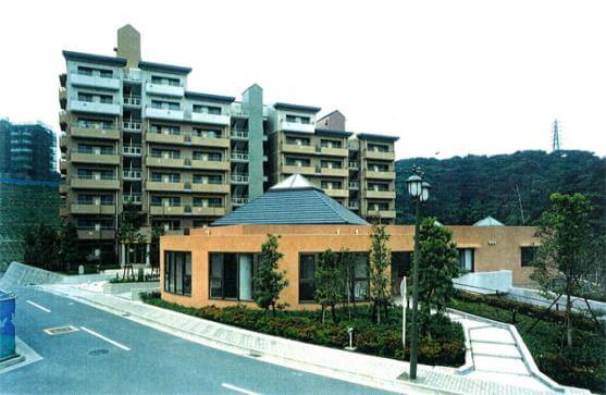 コモンヒルズ安針台　山の手五番館 （神奈川県横須賀市）　RC壁式ラーメン構造　地下1階 地上8階建2